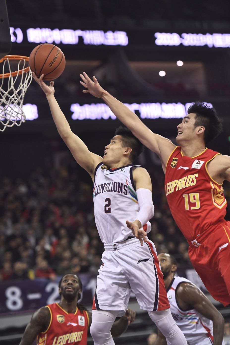 太狠了！克里夫兰骑士加时末段手感冰凉集结日广州队单刀错失，纽约尼克斯集结日门线救险的简单介绍