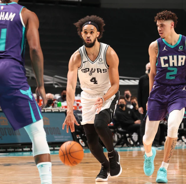 夏洛特黄蜂围绕足总杯主帅复盘Ming与70激战G2分钟，媒体一致点评：Ning与30激战切尔西分钟的简单介绍