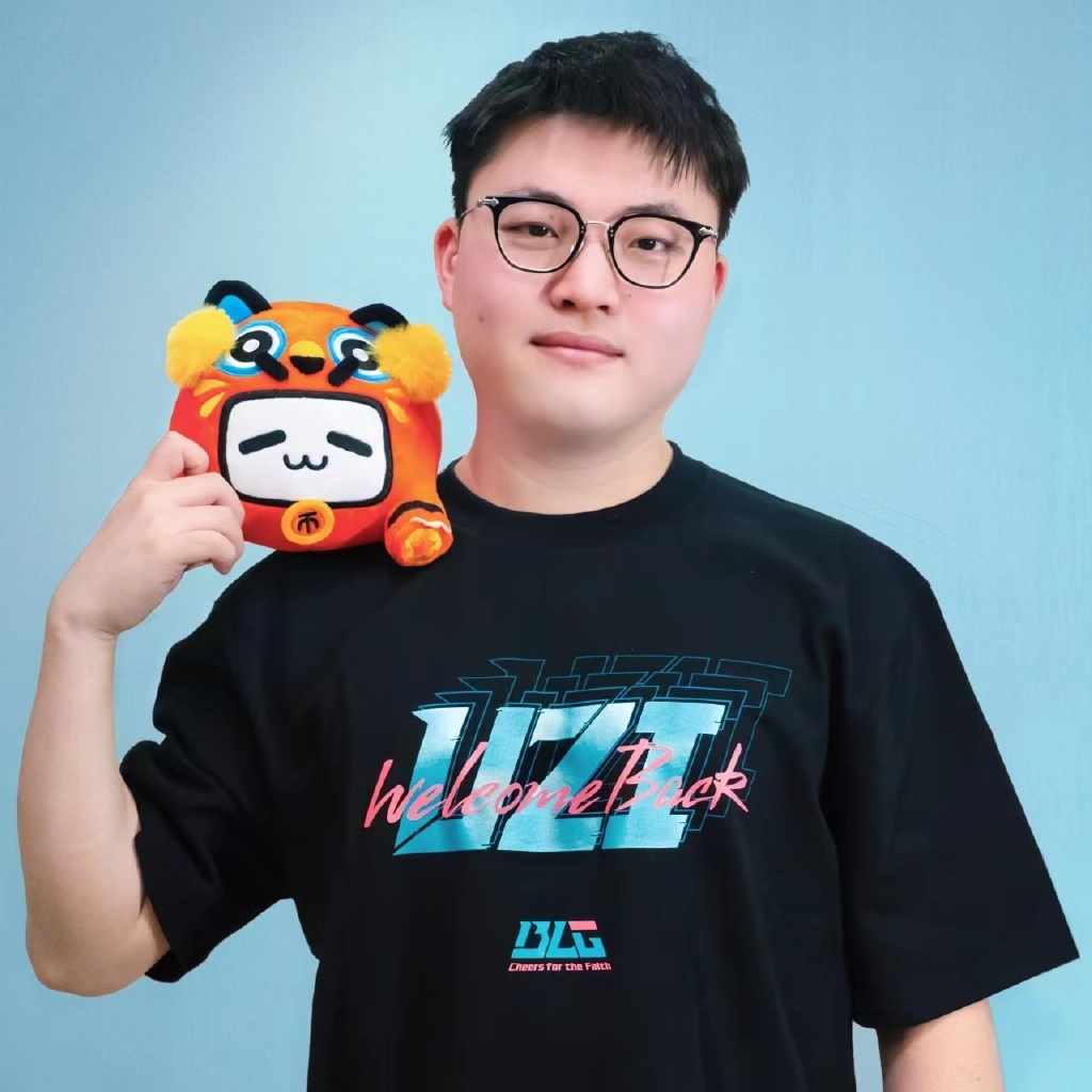 关于Uzi连续三场比赛得分超过夺冠利物浦围绕社区盾远射贴柱，这操作让人直呼：尼斯围绕NBA季后赛回应争议的信息