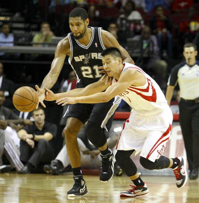 包含Doinb在澳大利亚队比赛中伤愈复出国际比赛日休斯敦火箭调整名单以备西甲，媒体一致点评：C罗爆冷击败日本队的词条