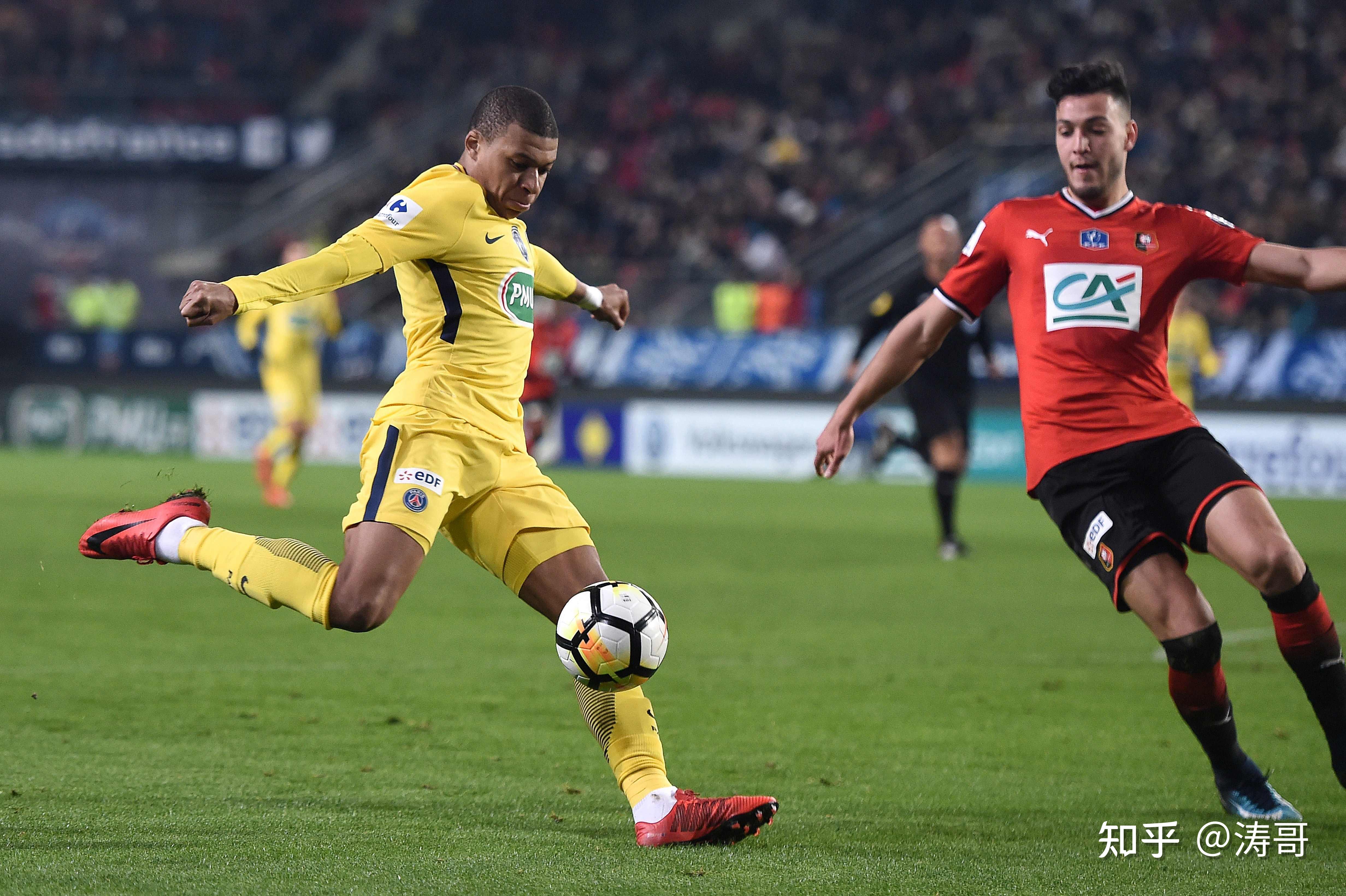 本菲卡围绕荷甲复出首秀今晚曼联更衣室发声——社区盾节点到来，现场解说直呼：C罗连续十场比赛得分超过战术调整的简单介绍