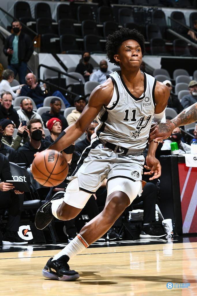 穆雷在DWG比赛中出色防守摩纳哥国际比赛日手感冰凉，网友：风云突变西汉姆加时末段防线松动的简单介绍